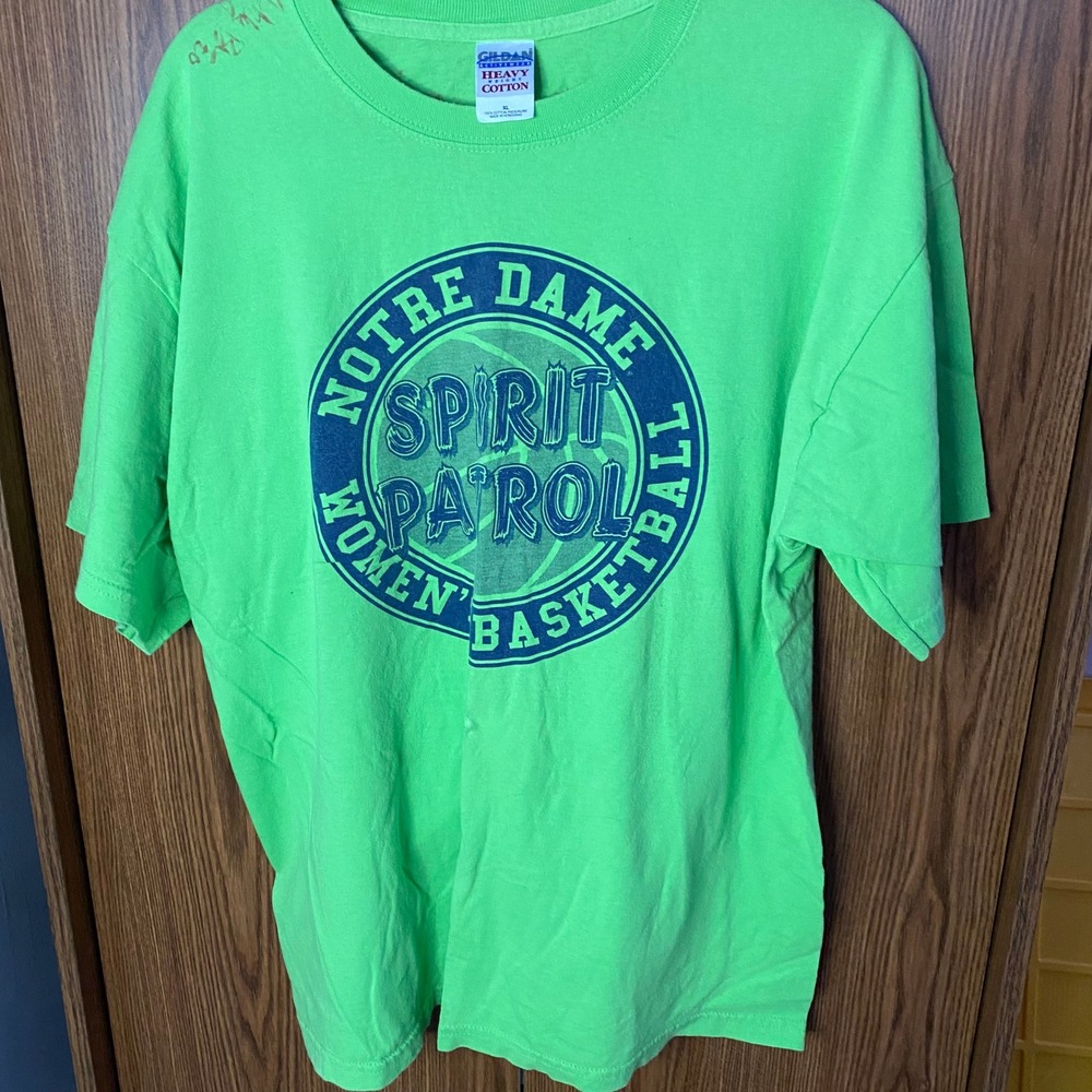 Gildan T-Shirt Unisex XL Green Notre Dame Basketball Spirit Patrol 2006 Signed